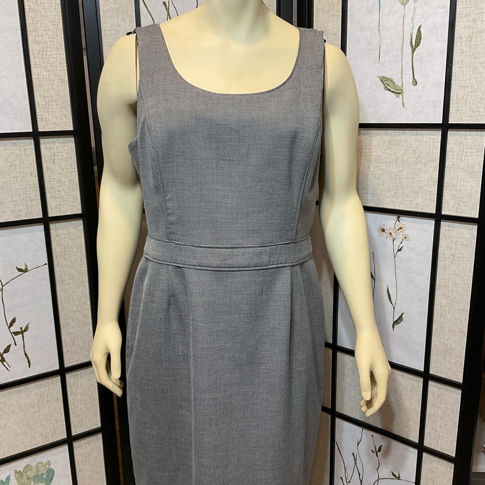 White House Black Market Grey Sleeveless Sheath Dress